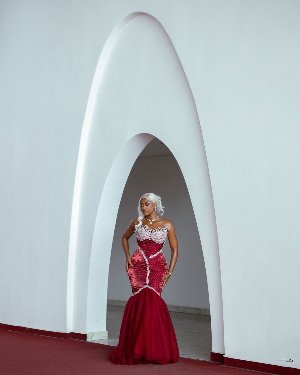 iamJade_Daniels's tweet photo. BORN ROYAL: THE NIGHT SHE IMAGINED
IG: @emmiekwere X @the.expressionist_
#bornroyal #promedition #fashioneditorial #visualstorytelling #creativecollaboration https://t.co/CjyOQAD4pH