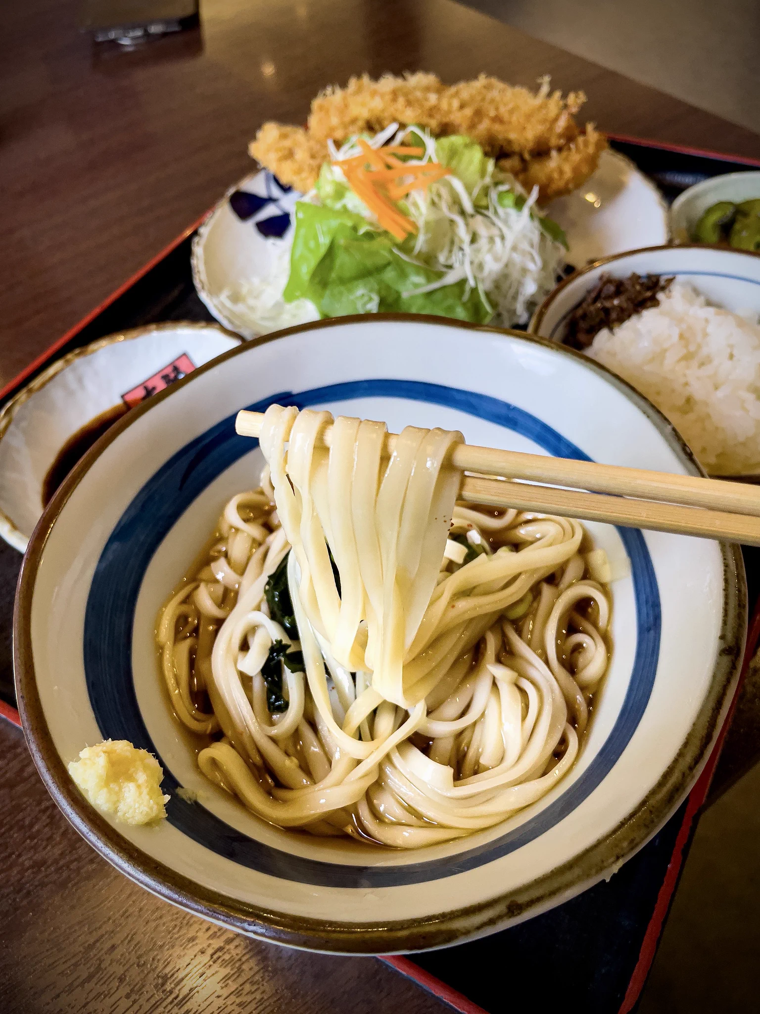 めん 房 本陣 白山 店