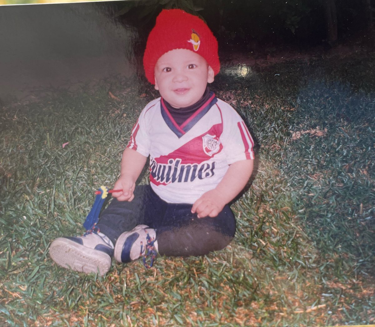 enzo_Cernik's tweet photo. no tuve la suerte de nacer en Baires ni de ir a la cancha desde chiquito (aun no conozco el monumental) pero el amor por River Plate viene desde la cuna❤️ https://t.co/ID0v2TNckl