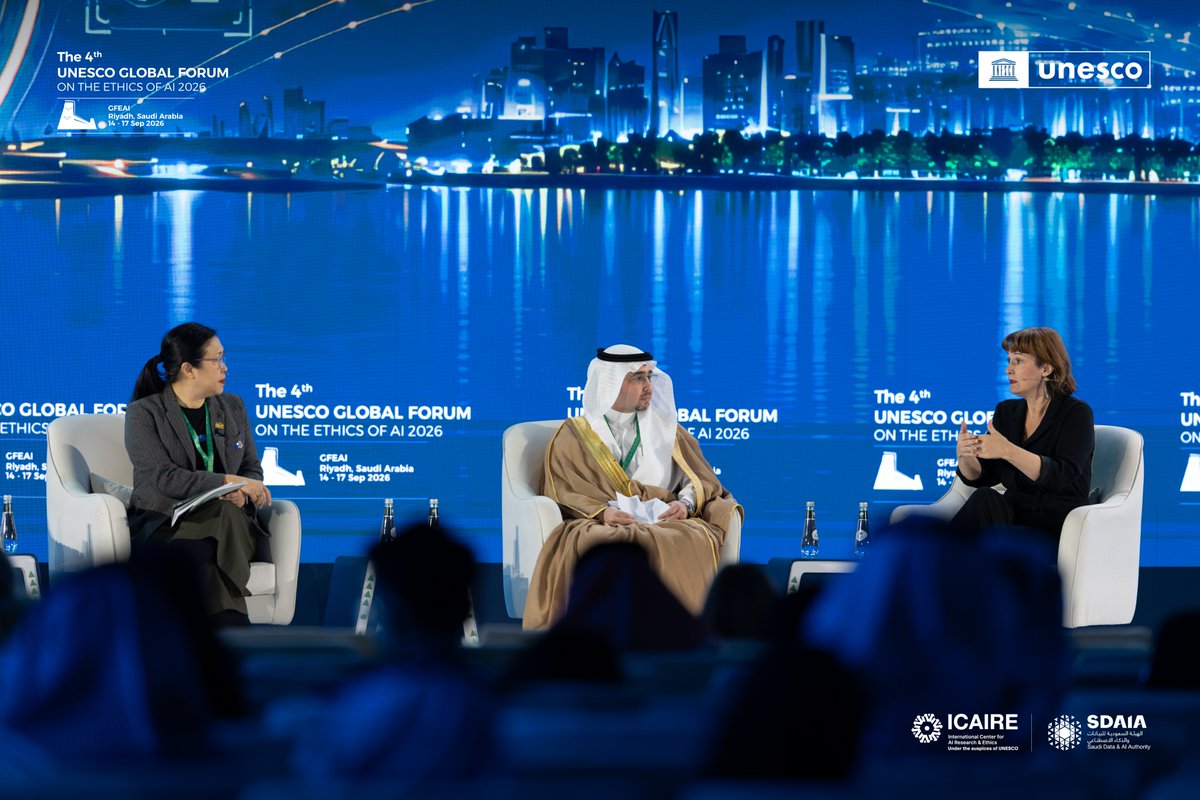 SDAIA_SA's tweet photo. في اليوم الثالث من أعمال منتدى اليونسكو العالمي لأخلاقيات الذكاء الاصطناعي 2026م في نسخته الرابعة تناقش الجلسة الحوارية “الذكاء الاصطناعي من أجل الإنسان: نحو مستقبل مشترك” دور الذكاء الاصطناعي في بناء مستقبل مشترك يخدم الإنسان.
#GFEAI
#عام_الذكاء_الاصطناعي https://t.co/XE9gi7hmbZ