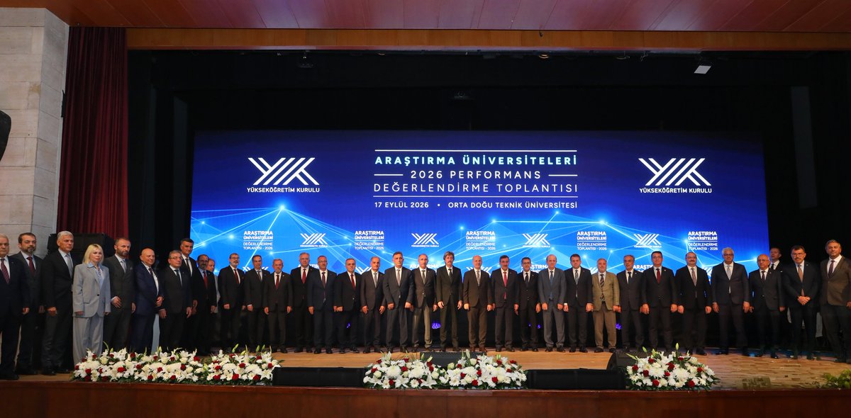 ProfFatihAltun's tweet photo. Cumhurbaşkanı Yardımcımız Sayın Cevdet Yılmaz’ın (@_cevdetyilmaz) teşrifleriyle; YÖK Başkanımız Sayın Prof. Dr. Erol Özvar (@erolozvar) ve Cumhurbaşkanlığı Strateji ve Bütçe Başkanımız Sayın İbrahim Şenel’in (@senelibrahim_) katılımlarıyla ODTÜ’de gerçekleştirilen Araştırma Üniversiteleri 2026 Yılı Performans Değerlendirme Toplantısı’na katılım sağladık.

Erciyes Üniversitesi olarak araştırma üniversitesi kimliğimizi daha da güçlendirmek; bilimsel üretimimizi, araştırma kapasitemizi ve ülkemize değer katan çalışmalarımızı ileriye taşımak için kararlılıkla çalışmaya devam edeceğiz.

Toplantının üniversitelerimiz ve yükseköğretim camiamız için hayırlı olmasını diliyorum.