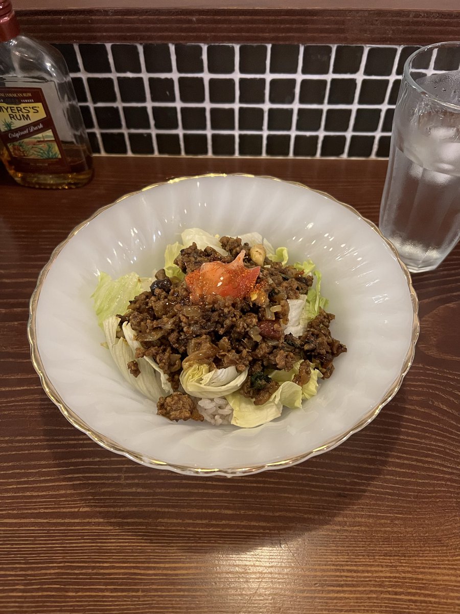 idlienda's tweet photo. 今夜は仕事帰りにキャッテリア クラウドナインに寄らせて頂いて、癒しの一時を過ごしました💜
いつも思いますがスパイシートップ、最高です😃
メニューにはまだ無いそうですがバナナシフォンも頂きました🎶
とっても美味しかったです✨ https://t.co/uz9ryK4vfj
