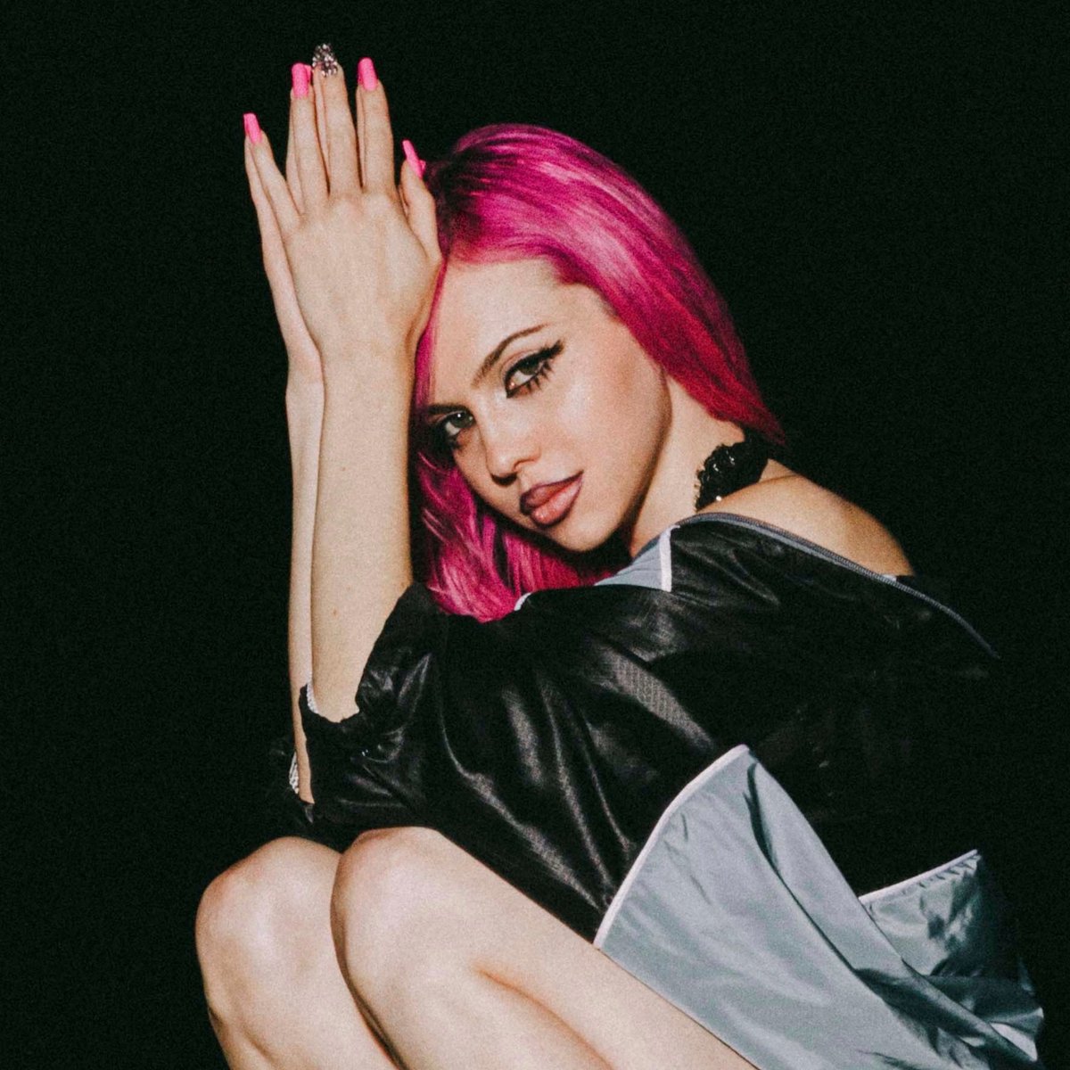 chartdata's tweet photo. ADÉLA's "Ain't In LA" reaches a new peak of #3 on the global Spotify chart with 3.061 million streams. https://t.co/Bp7D3Qbtp9