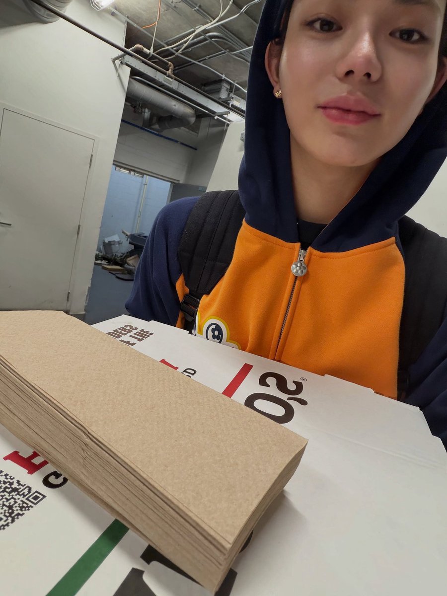 orangeleez's tweet photo. NYUL CANTIK CINTAKU SAYANGKU https://t.co/xQj9yfu83V