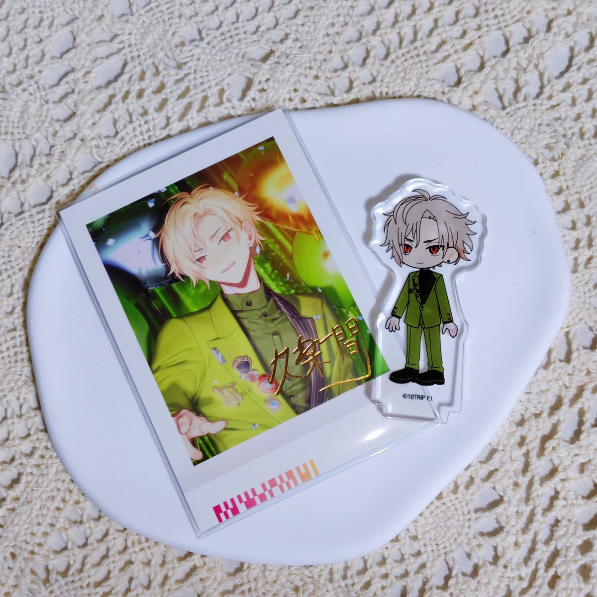 u9ny18's tweet photo. 昨日仕事終わりにしおちゃんとはじめまして夜ご飯した- ̗̀ 🍽𓈒𓂂𓏸
バースデーのぷちアクスタもお譲りしてくれてありがとう本当にうれしい🫶🎶
またご飯などいきましょ〜！ https://t.co/StuRKulrND