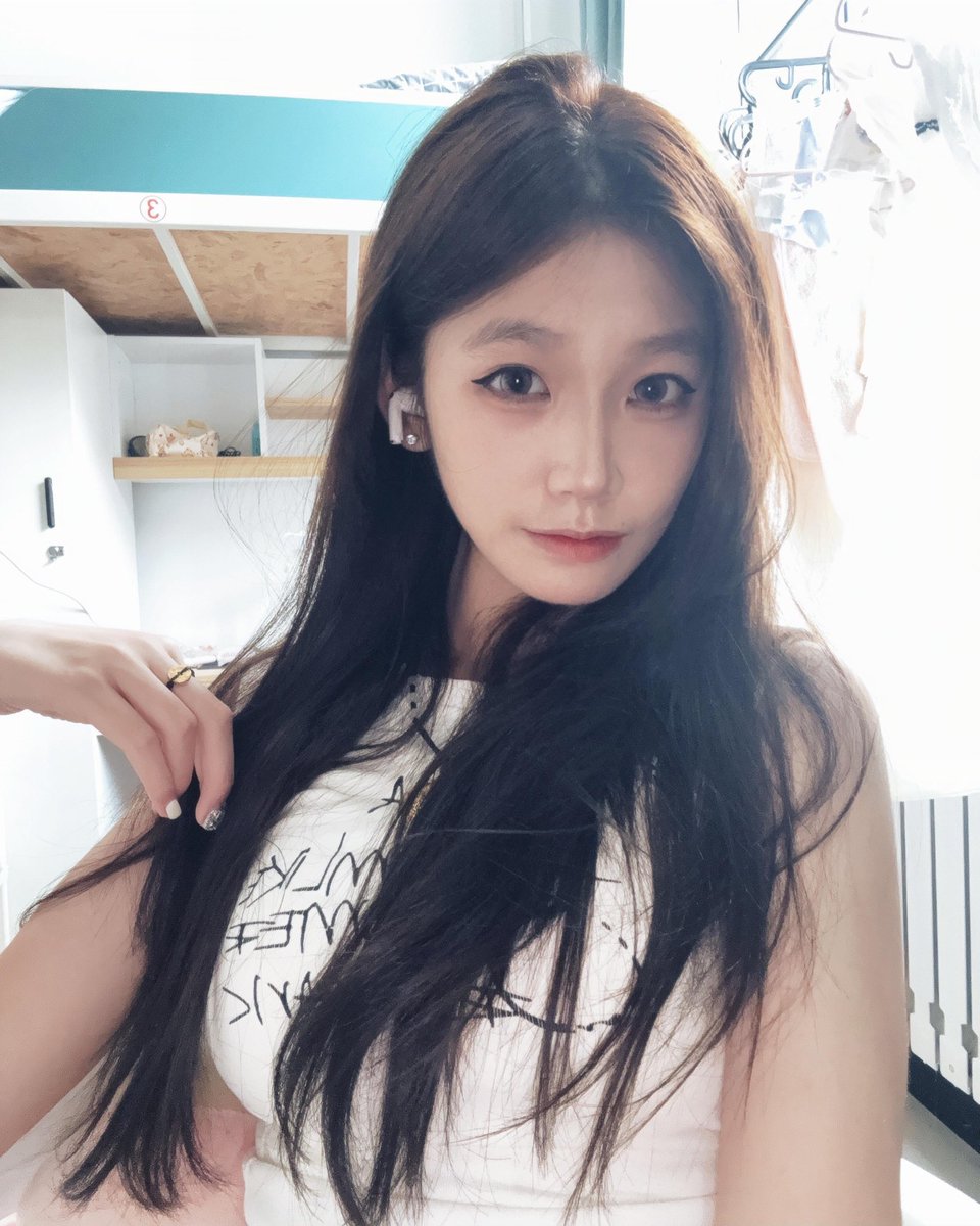 M12233Peter's tweet photo. 女大学生 我真的不要🚪

真的给b看 不信你试试 

我真的是女菩萨🫣🫣 https://t.co/bkOTT3FAHQ