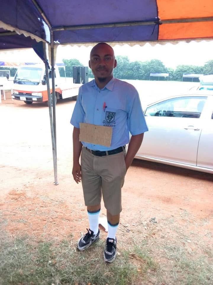 JPAdjadeh's tweet photo. @BhobuGames BIHECO had over 70 SPs but we only know one. His uniform is over 24 years old. #bhobugames #bhobu @ruddybwoy @Skrilix_hoofy @BhobuGames @bhobu_official https://t.co/UUxIHOenkP