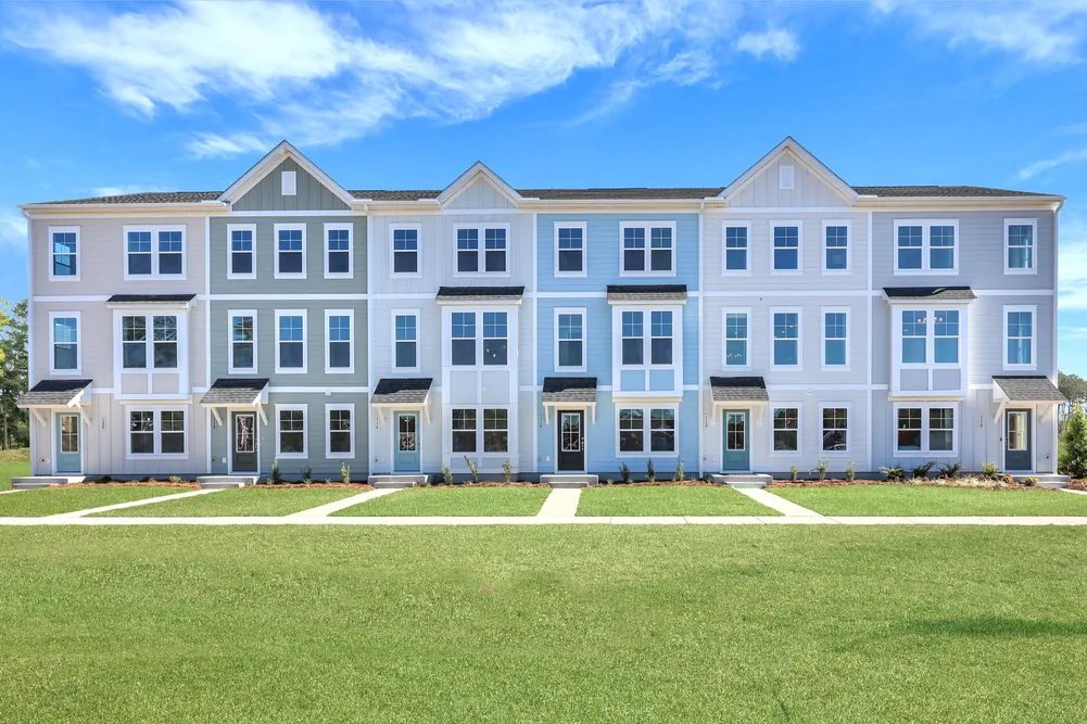 charlestonmag's tweet photo. #Ad Two communities, one Summerville lifestyle. Explore modern townhomes in walkable Nexton or amenity-rich Westpark at Cane Bay, offering pools, trails, lake access and more.
Find your perfect fit and tour today: https://t.co/DGDOMDsaGL
#SummervilleSC #Nexton #CaneBay https://t.co/WjCfflHdxQ