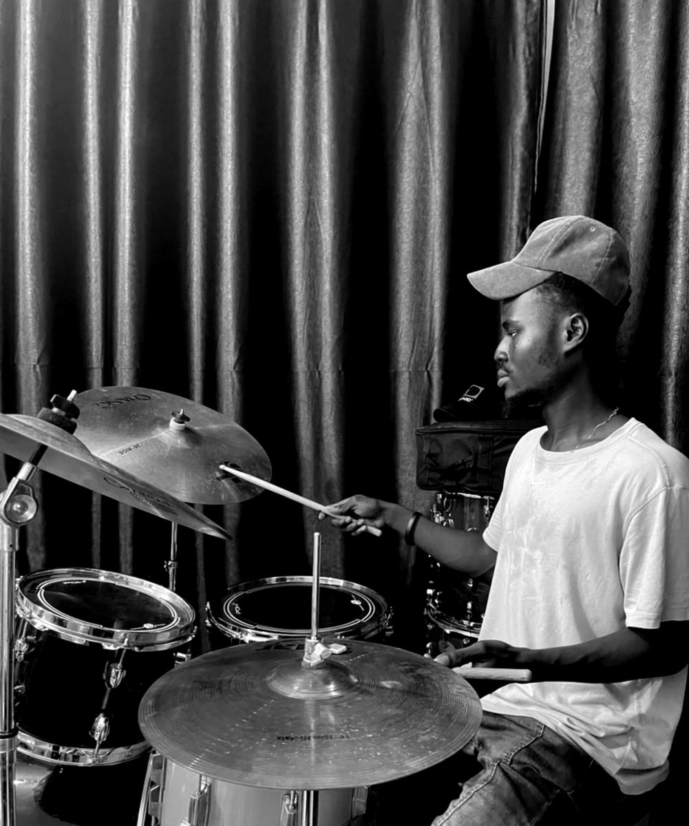 Dovmek's tweet photo. I just started my Jazz Drum Journey. 🥁🎷

Exploring a new language of rhythm, learning something new, and stepping outside my comfort zone.

Chapter 1 begins. 🎶

#DANIDRUMZ #JazzDrums #Drummer #DrumJourney https://t.co/DyO4a0ho6o