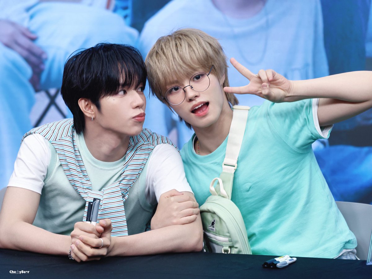 CherryBear679's tweet photo. #아홉 #AHOF
#JL #제이엘
#박주원 #JUWON

260719 https://t.co/aArjwXWguc