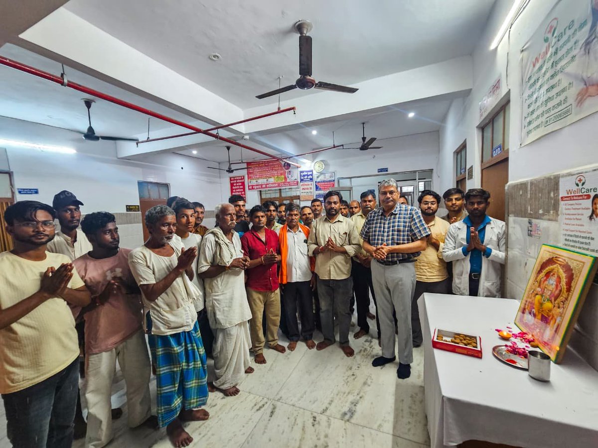 drramaramanbjp's tweet photo. आज पावन विश्वकर्मा जयंती के अवसर पर अपने कर्म स्थल पर देवशिल्पी भगवान विश्वकर्मा जी का पूजन-अर्चन किया। 

भारत के नवनिर्माण में पसीना बहाने वाले हर श्रमिक, शिल्पकार और कर्मयोगी को हमारा नमन ।।

​#विश्वकर्मा_जयंती #कर्म_ही_पूजा #राष्ट्र_निर्माण #जनसेवा https://t.co/vxIBDPvmW7