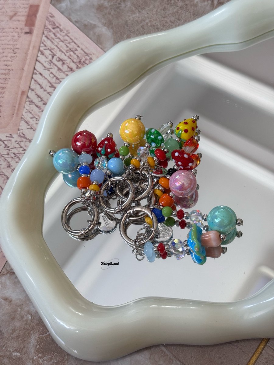 JimmyArgumvgfg's tweet photo. Just finished this adorable clay mushroom keychain  Hand-shaped with love, no machine help needed! What’s your go-to small craft project https://t.co/7xi8ES7ZC2