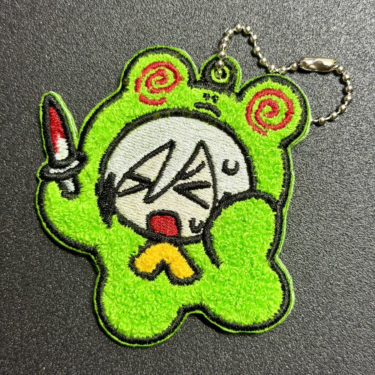 mhh_tototo's tweet photo. 可愛いからこっちにももう載せちゃお(自賛のプロ)
ふわふわの刺繍ワッペンキーホルダーを作っていただきました！ミラフェスに持って行きます　刺繍なので糸の具合に個体差があるのですがよろしくお願いします〜 https://t.co/UdVgEpg1ce