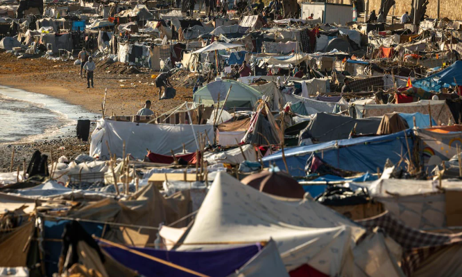 viOnemedia's tweet photo. ‼️ La Audiencia Nacional ha rechazado suspender temporalmente el campamento para inmigrantes previsto en el Puerto de Ceuta. https://t.co/kCNiYkzvzM