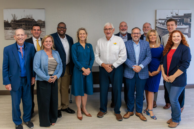ConsEnergyNet's tweet photo. #NCEW State Spotlight: #Virginia

@CCE_VA partnered with @RepJenKiggans to convene policymakers, industry leaders and local officials to discuss affordable, reliable and cleaner energy, permitting reform and energy security.

Learn more: https://t.co/AKnIXNxaa6 https://t.co/x54FgoIyeX