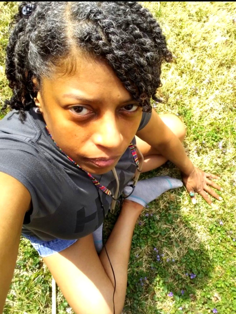 IAMJamena's tweet photo. 🌞🌝🌌 #AsAboveSoBelow 🌎🌏🌍💫
LOOK UP 👁️💫👁️
W H I L E
StaYING☯️ Grounded. 🍃🍀🧘🏾♀️🌱🌿💫
🫳🏾🍀🌱🍀Touch Grass #tHERsday💚🌱🍀🌱 https://t.co/rQ35cQtTYz