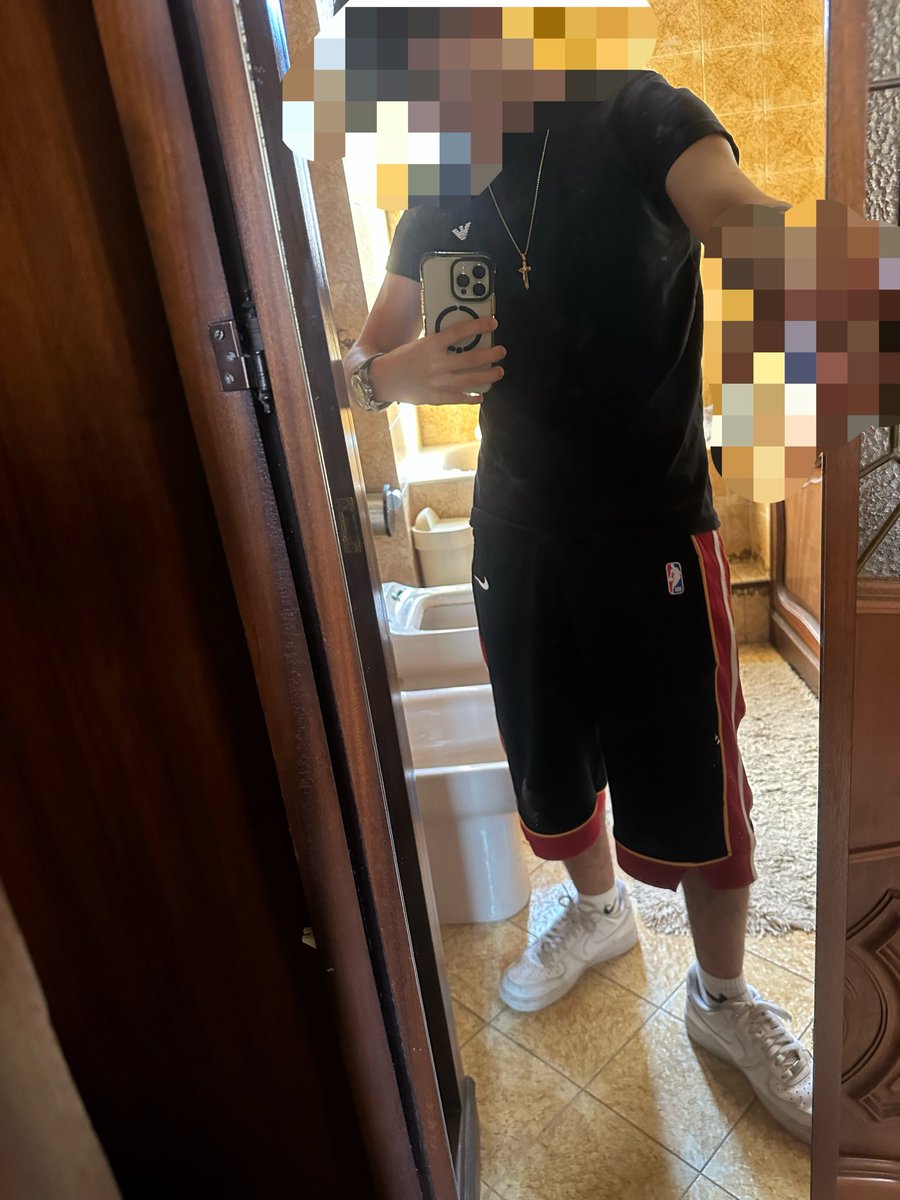 Master_italian0's tweet photo. IL TUO 2007 🇮🇹 Dopo una giornata fuori casa, tutto quello che volevo fare era tornare a casa a farmi una sega e svuotare qualche portafoglio: chi si propone? 🤑💦 https://t.co/2auTjW3TBq