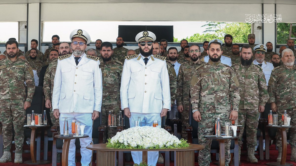 SyrArArmy's tweet photo. تخريج الدفعة الأولى من ضباط الصف في المدرسة الفنية البحرية، لبدء مهامهم ضمن صفوف القوى البحرية في الجيش العربي السوري.

#الجيش_العربي_السوري https://t.co/xzzCsib7nw