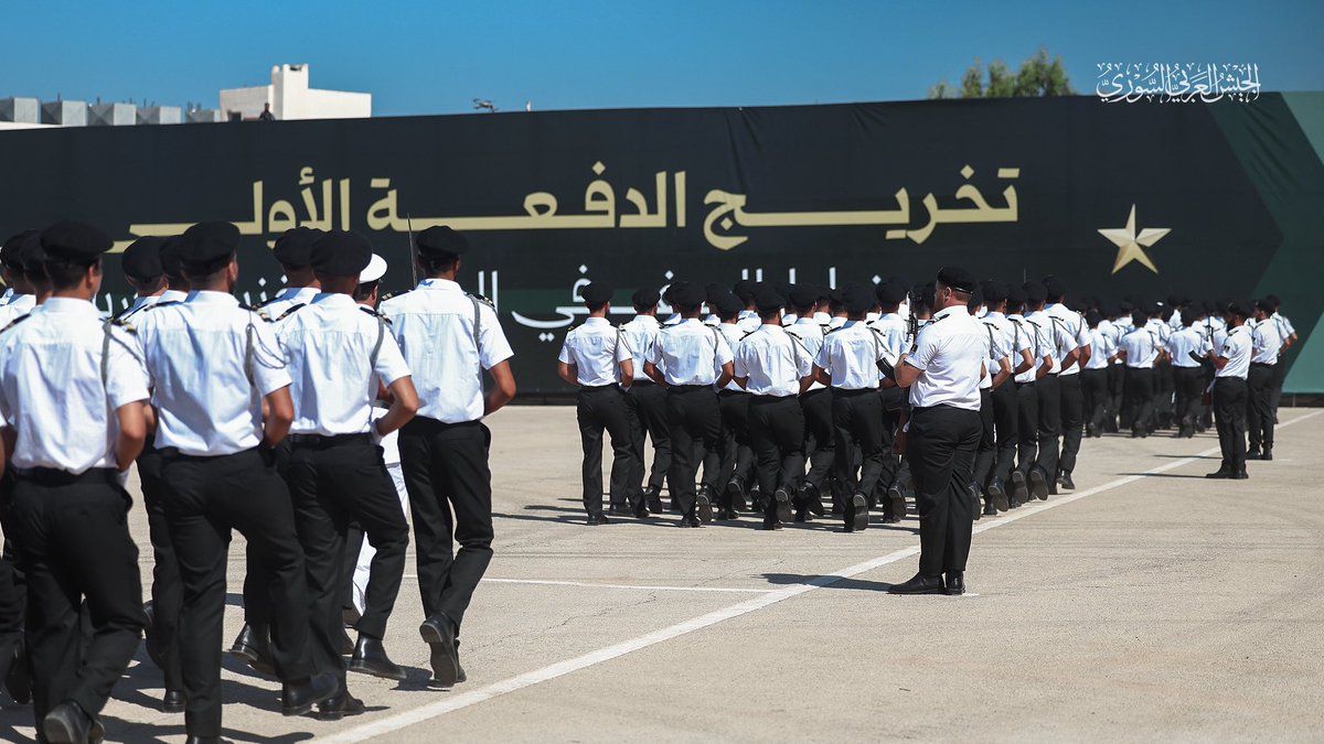 SyrArArmy's tweet photo. تخريج الدفعة الأولى من ضباط الصف في المدرسة الفنية البحرية، لبدء مهامهم ضمن صفوف القوى البحرية في الجيش العربي السوري.

#الجيش_العربي_السوري https://t.co/xzzCsib7nw