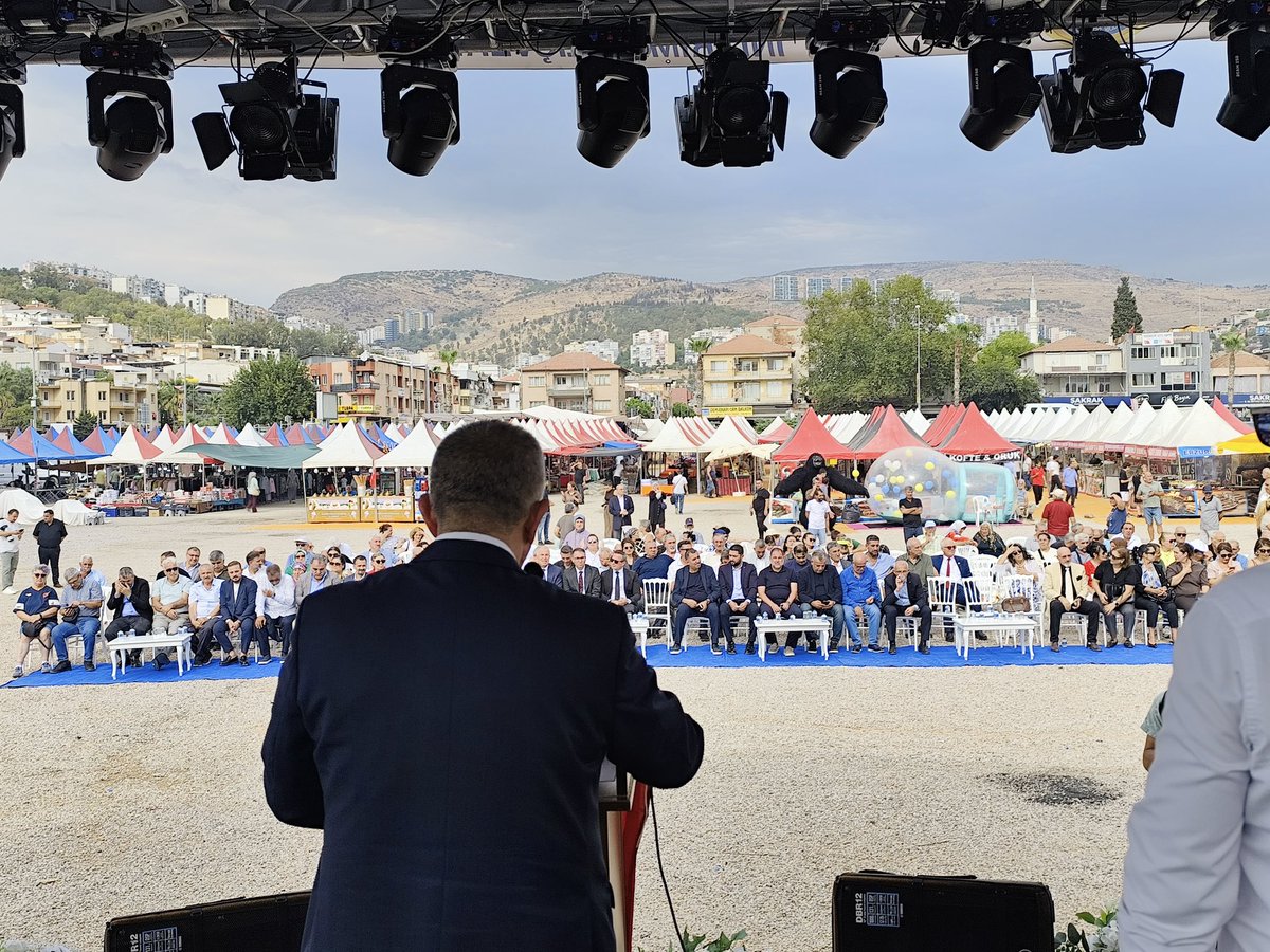 mhpizmirilbsk's tweet photo. Ege Bölgesi Kars Ardahan Iğdır Dernekler Federasyonu’nun düzenlediği 5. Kültür Sanat Festivali’ne İl Başkanımız Veysel Şahin, İl Yöneticilerimiz, Çiğli ve Karşıyaka İlçe Başkanlarımız ile katıldılar. https://t.co/Y09uwQWqa8