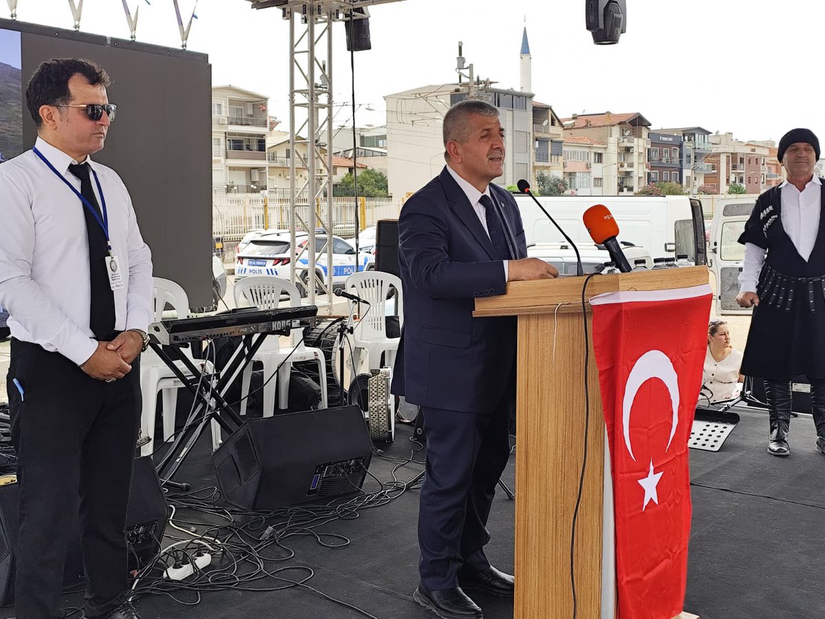 mhpizmirilbsk's tweet photo. Ege Bölgesi Kars Ardahan Iğdır Dernekler Federasyonu’nun düzenlediği 5. Kültür Sanat Festivali’ne İl Başkanımız Veysel Şahin, İl Yöneticilerimiz, Çiğli ve Karşıyaka İlçe Başkanlarımız ile katıldılar. https://t.co/Y09uwQWqa8