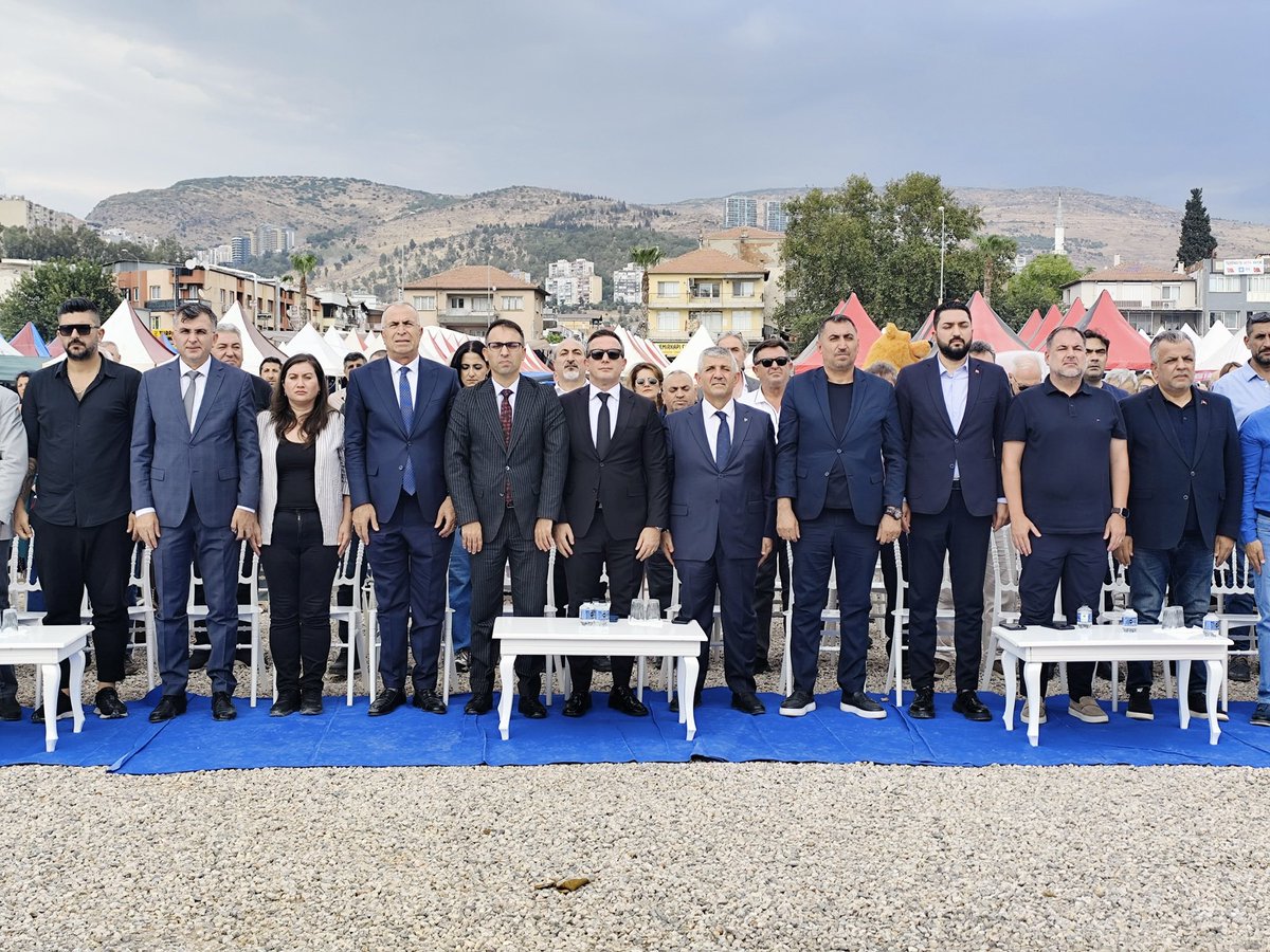 mhpizmirilbsk's tweet photo. Ege Bölgesi Kars Ardahan Iğdır Dernekler Federasyonu’nun düzenlediği 5. Kültür Sanat Festivali’ne İl Başkanımız Veysel Şahin, İl Yöneticilerimiz, Çiğli ve Karşıyaka İlçe Başkanlarımız ile katıldılar. https://t.co/Y09uwQWqa8