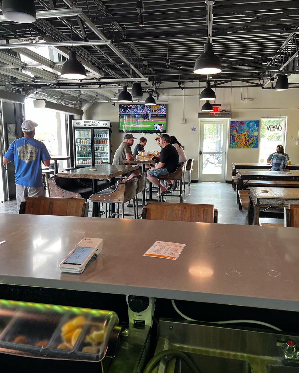 NikiaBermebf's tweet photo. Come see me serving beers today until 5 at @bikerackbrewingco https://t.co/fNeZVGPjIy