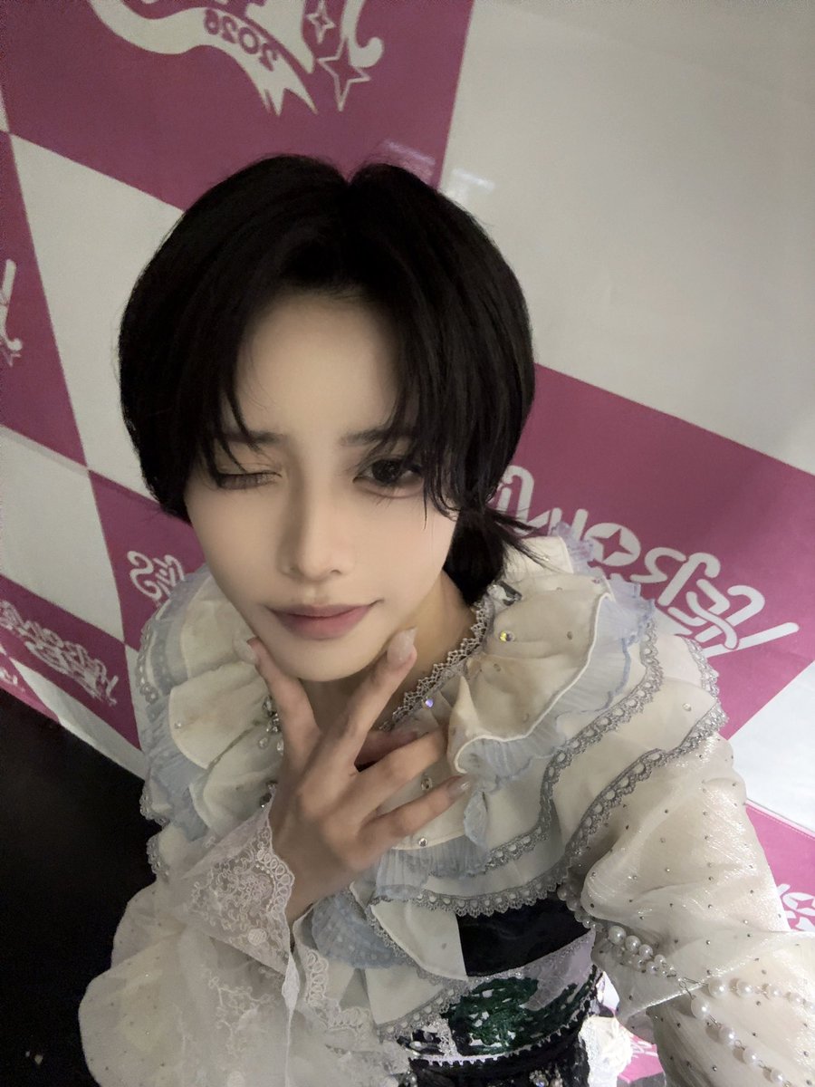 yuna_adamth's tweet photo. ヒロインがたくさんいる事務所で、ヒロイン兼あなたをヒロインにする白馬の王子様してます https://t.co/b1piYtI82S