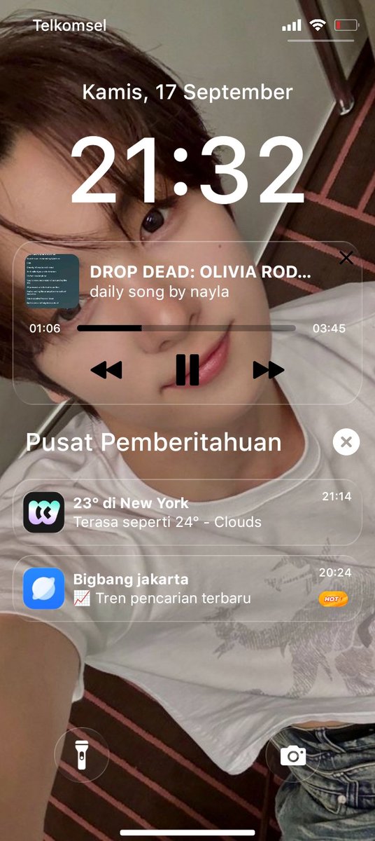 Choiyj42's tweet photo. Sepi bngt beranda my hape ,ga ada yang mau cet kah https://t.co/ZQSfvi0uT7