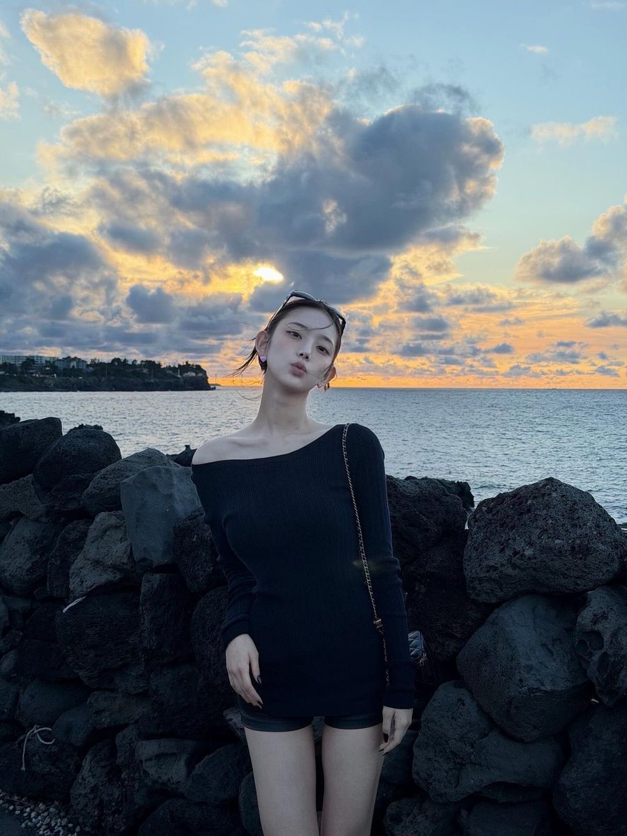 love2loe's tweet photo. 까먹고 있었는데 이수민 05년생 22살 ㅈㄴ 어른여자임.. https://t.co/18H435qkR4