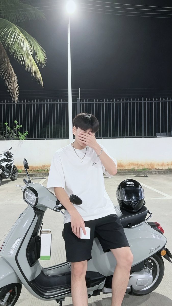 ItsaranRat5w0's tweet photo. หนุ่มเจีงฮายตึงบะมีใครสนใจ🥱😩
#หนุ่มขับแกร้ป #เด็กดอย https://t.co/KE6GBoMO7R