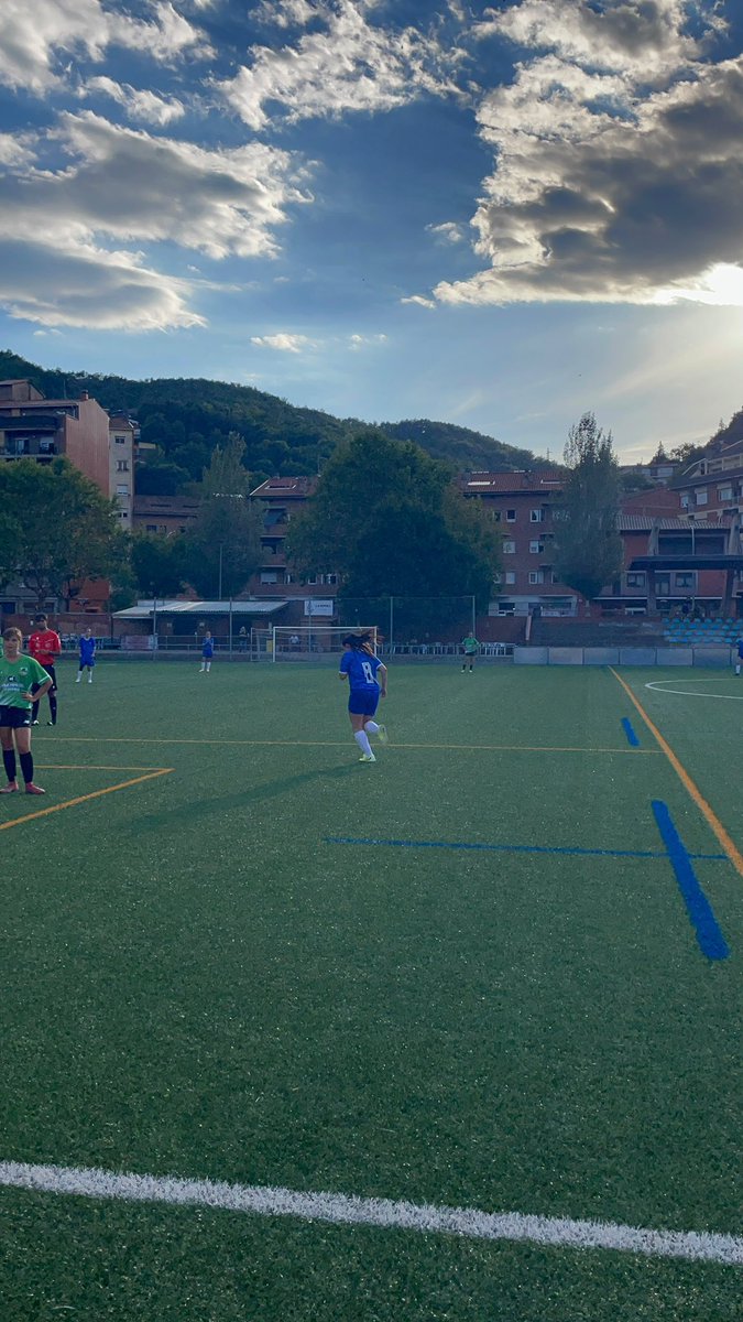 CFCastelltersol's tweet photo. 🦉🔵El club li desitja una bona tornada i de ben segur que la seva aportació será molt positiva per l'equip!

💙Sooom-hi Castell! 
#100preBlaus #futfem #futfemcat https://t.co/4VvtWOmUzh