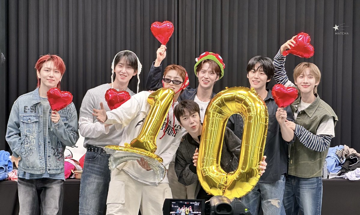 universestyle1's tweet photo. 260917 対面サイン会 사웨 대면 
10周年おめでとう🎉🎈
 #펜타곤 #PENTAGON #ペンタゴン https://t.co/PJ8PcJyZWI