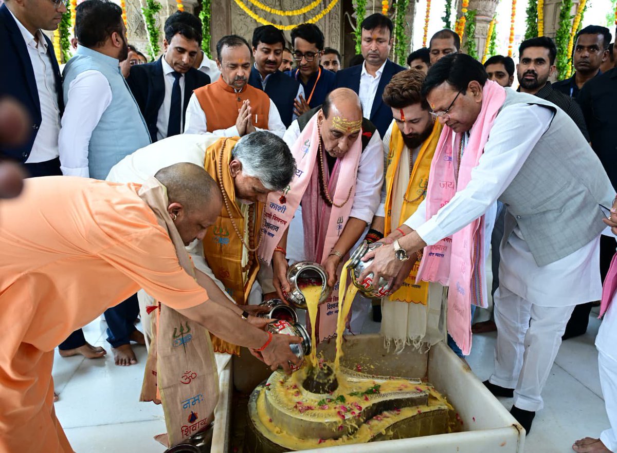 ncbn's tweet photo. It was my pleasure to attend the ‘Varanasi–Vadnagar Seva Sankalp Abhiyan’ in the holy city of Kashi today and celebrate Hon’ble PM Shri @narendramodi ji’s inspiring 25-year journey of selfless service.  

Prior to the event, offered prayers at the Shri Kashi Vishwanath Temple alongside Hon'ble Union Defence Minister Shri @rajnathsingh ji, Union Minister Shri @ichiragpaswan ji, and UP Chief Minister Shri @myogiadityanath ji, seeking peace and prosperity for all Indian citizens. 

Andhra Pradesh remains fully committed to the unity of the NDA and the progress of our nation. NDA’s strength lies in our unity, and a 'Viksit Bharat' is our shared mission!  

#HarHarMahadev
#JaiShreeRam