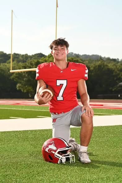 ahsaaradio's tweet photo. AHSAA Football Spotlight presented by Central State Bank - https://t.co/PlEwBSZajc
Jack Floyd - Hewitt-Trussville Athletics
The sophomore continued his TD madness with four touchdowns in a 49-0 shutout of Tuscaloosa County. Floyd has 15 total TD's so far in 2026. https://t.co/v2mYU1LAPL