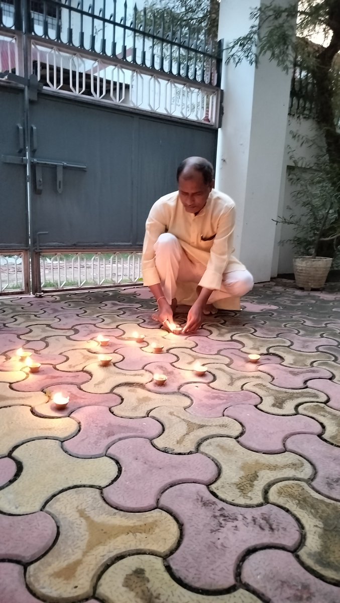 SunilJiBJP's tweet photo. विश्व के सर्वाधिक लोकप्रिय नेता, देश के सम्माननीय प्रधानमंत्री आदरणीय नरेंद्र मोदी जी के 76 में जन्मदिवस पर अपने आवास पर आशीर्वाद का दिया जलकर उनके उत्तम स्वास्थ्य एवं एवं दीर्घायु होने की कामना किया।
Narendra Modi 
#ashirvadka Diya 
#sevasankslapAbhiyan https://t.co/UMTWoJ391O