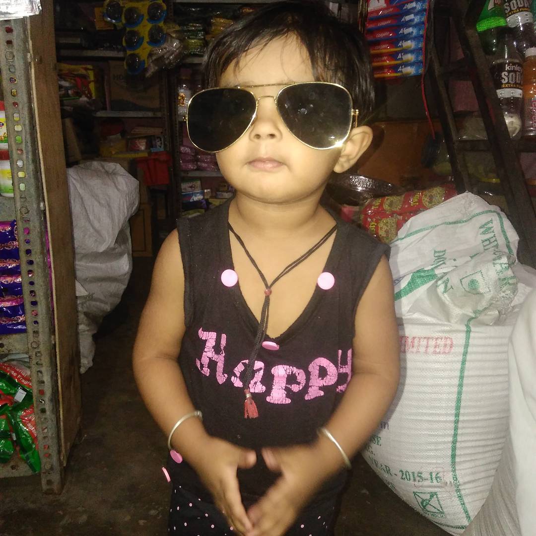 CorneliaMena3's tweet photo. Kala Chashma https://t.co/Fc2S7YqsEK
