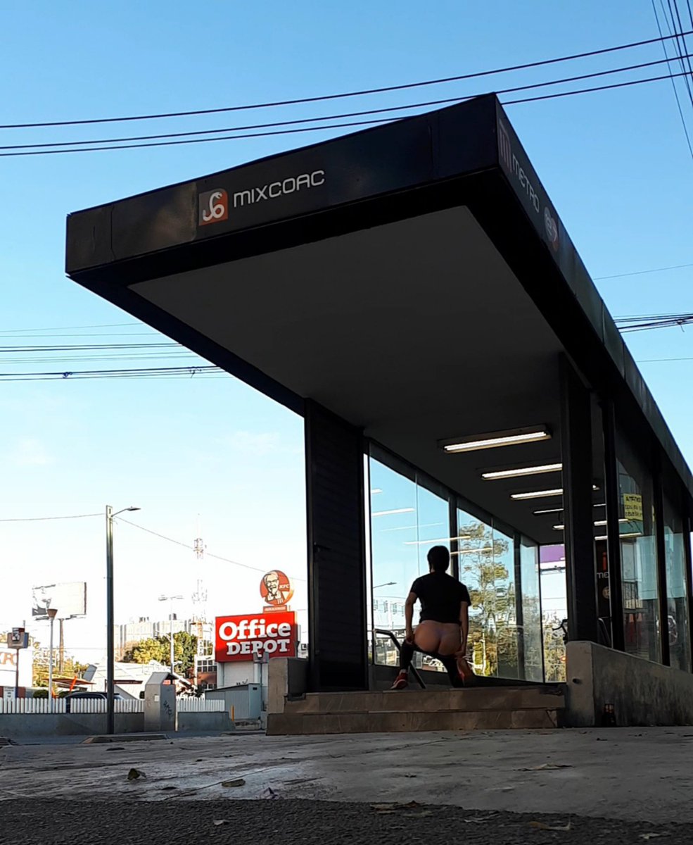 UFanCDMX's tweet photo. @PlacerParaTodos Me encanta enseñar el culo entangado en lugares públicos. https://t.co/d8Y5I2XwAr
