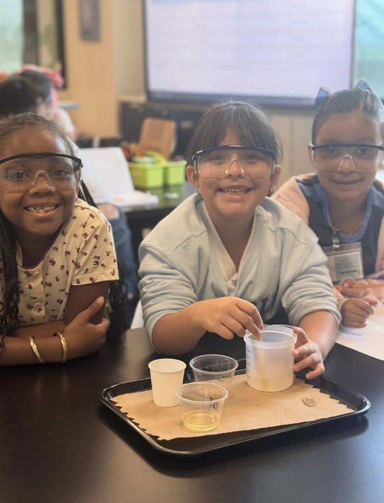 HumbleISD_NBE's tweet photo. Exciting things are happening in our Science Lab! 🧪 Science Lab is now part of the specials rotation, giving all K–5 students opportunities to explore, investigate, and build essential science skills. 🔬✨
#ScienceLab #STEM #YoungScientists #HandsOnLearning #FitchsFriends https://t.co/badb9P0b2L