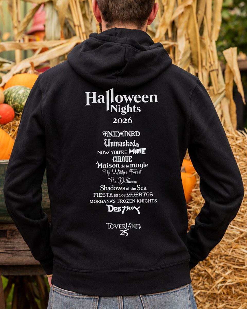 toverland's tweet photo. 25 Years of Fear! 🎉💀 Dat vieren we dit jaar in onze souvenirshops tijdens de #HalloweenNights.
➡️ Check alle nieuwe souvenirs; van pins tot sweaters en petjes: https://t.co/BY26akoBn7 #Toverland https://t.co/g8mq61RV2f