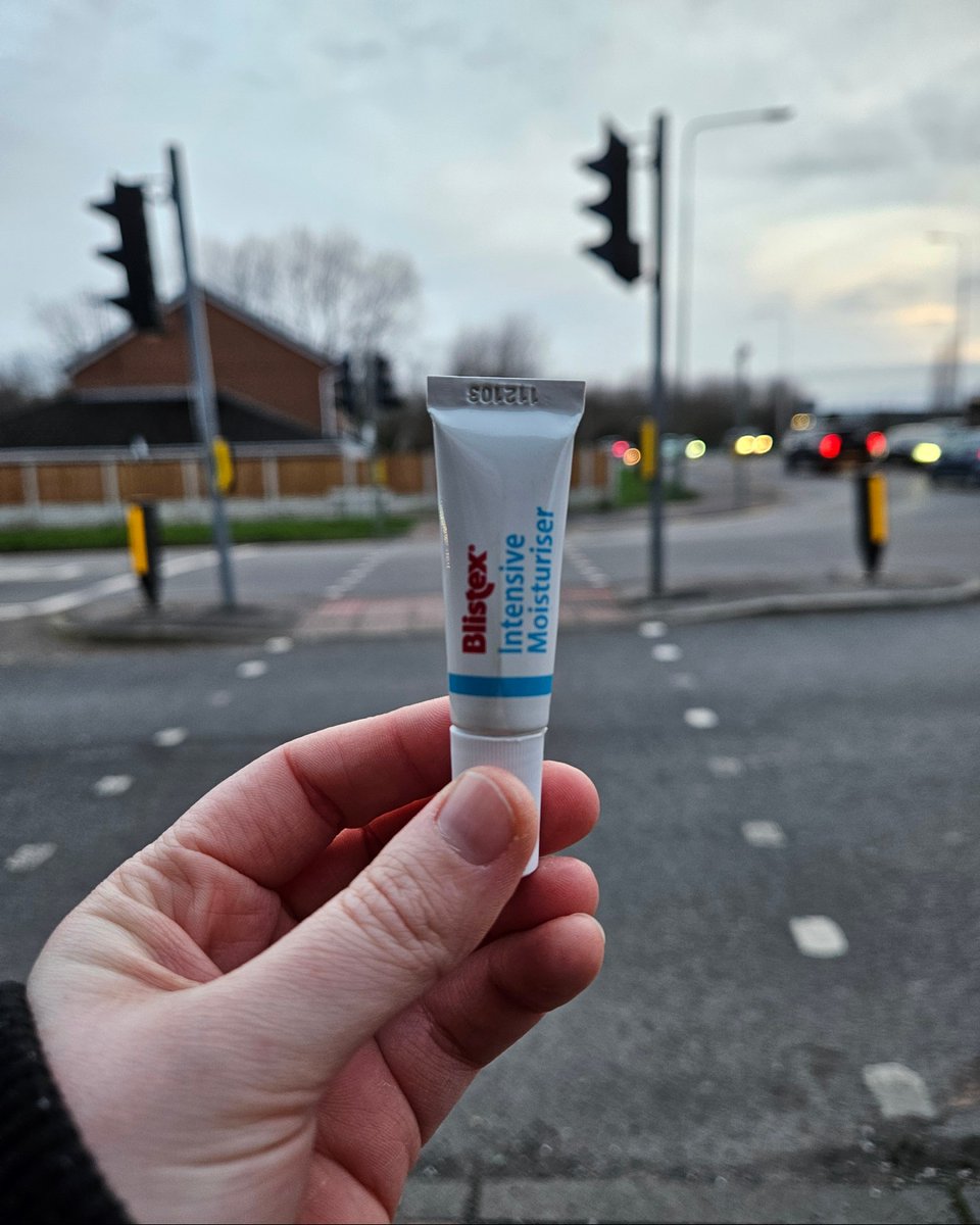 VanceAndeson's tweet photo. Nothing beats a crisp morning walk, but biting wind can leave lips dry. Blistex Intensive Moisturiser penetrates beyond the surface to hydrate and soothe, even in challenging weather. https://t.co/B9C363dfW5