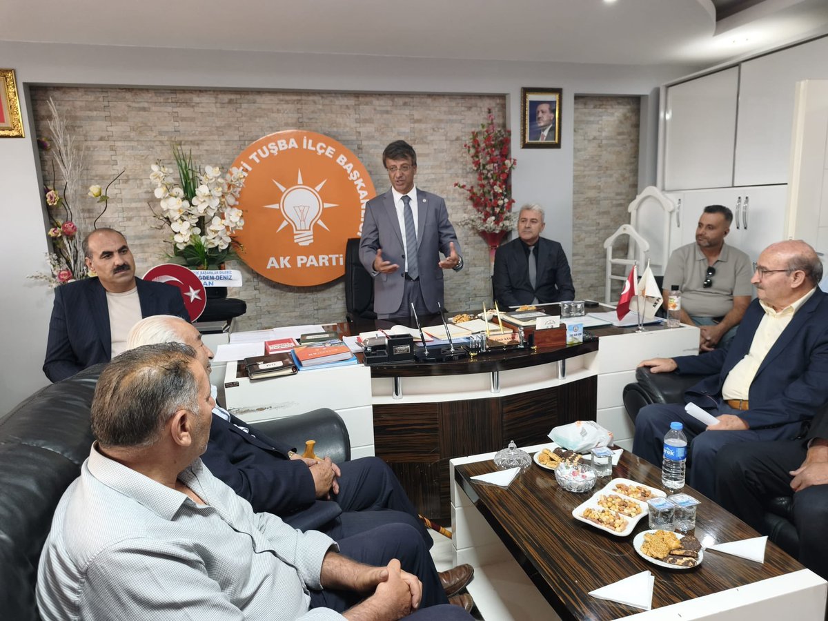 umitkanan72's tweet photo. 📍 AK Parti Tuşba İlçe Başkanlığı

Bugün kıymetli Milletvekilimiz Sayın Kayhan Türkmenoğlu’nu ilçe teşkilatımızda ağırladık. Teşkilat mensuplarımızla gerçekleştirdiğimiz buluşmada, sahadaki çalışmalarımızı ve gündemimizi değerlendirme fırsatı bulduk.

Sayın Vekilimizin yıllara dayanan siyasi ve teşkilat tecrübesinden istifade ederek, bizlerle paylaştığı kıymetli görüş ve önerileri dinledik. Teşkilatımızla kurduğu samimi iletişim ve yapıcı değerlendirmeleri bizler için önemli bir kazanım oldu.

Nazik ziyaretleri ve kıymetli katkıları için Sayın Vekilimiz Kayhan Türkmenoğlu’na teşekkür ediyorum.

#AKPartiTuşba #TürkiyeYüzyılı
@ahmetbuyukgumus @mustafaalkayis @Recep_ayd25 @K_Turkmenoglu_V @Burhan_Kayaturk @ArvasAbdulahat  @serdaraysan65 

@akparti @AKGMTeskilat @akpartivan @vanaktusba