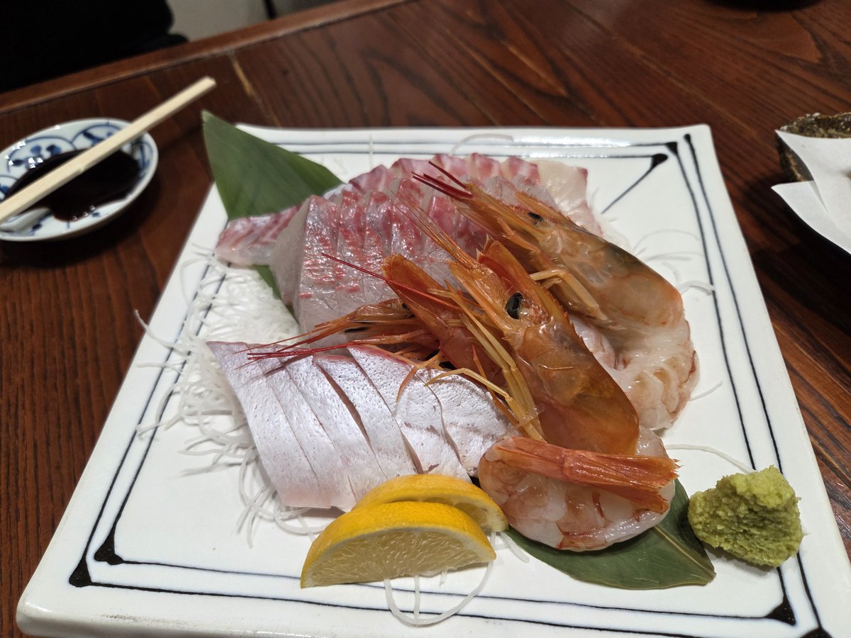 likecatcar1's tweet photo. 前上司と飲み
この刺身の厚さは凄かった https://t.co/0SNAmiQ3vr