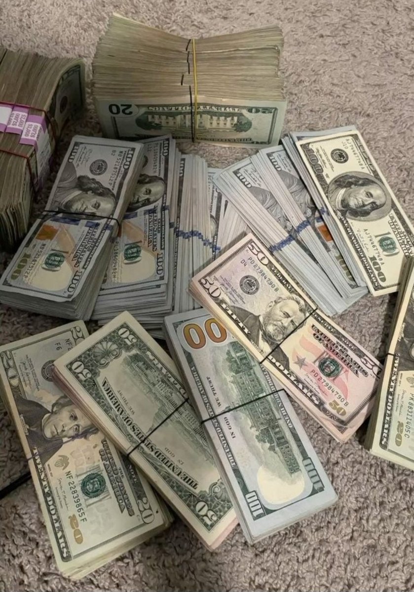 iam_the_bishop's tweet photo. MANIFESTING 💰💰💰💰 https://t.co/uNnHvH68k6