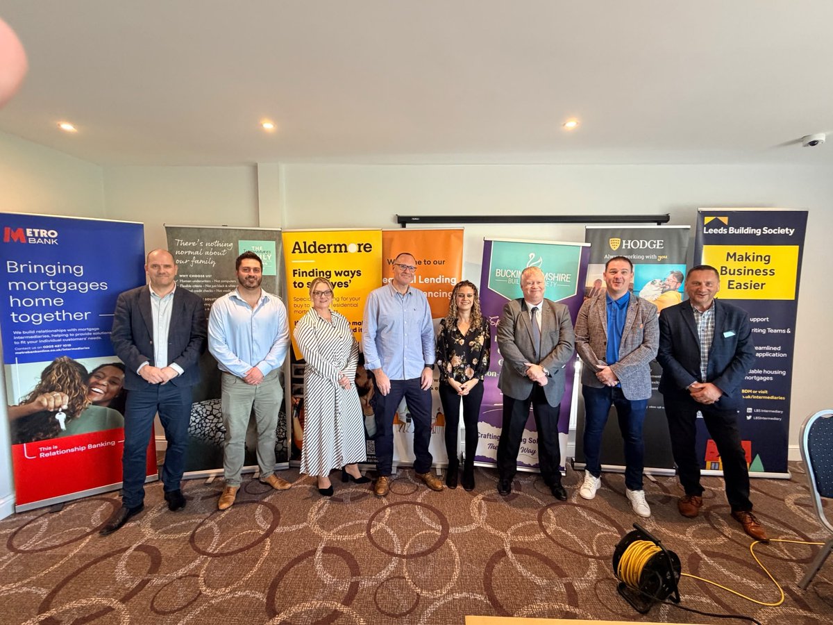 SortRefer's tweet photo. 📍 Fareham — that’s a wrap!
BDM, Tom Hale has been to an event today. It was a great opportunity to learn more about what brokers are looking for&amp; showcase how SortRefer can support them with their conveyancing needs.

#MortgageBrokers #Conveyancing #MortgageIndustry https://t.co/kSTtrSNsDz