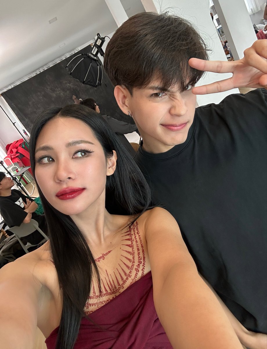 Nathanjoelzxx's tweet photo. ฝากแม่ครูเอ็นดูเด็กฝึกงาน8เดือนฝ่ายคอนเทนต์ด้วยงับ

#ข่มขลัง
#ไอ้ทองของแม่ครู
#bintsireethorn https://t.co/51VdGacfVr