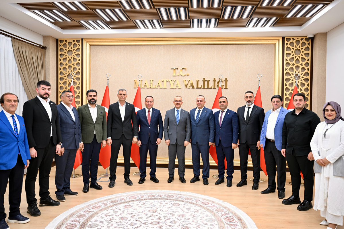 SeddarYavuz's tweet photo. #Malatya İş İnsanları Derneği Başkanı (MİAD) Rıdvan Budak ve Beraberindeki Yönetime Ziyaretleri İçin Teşekkür Ederim. https://t.co/LZOZqqjOkN