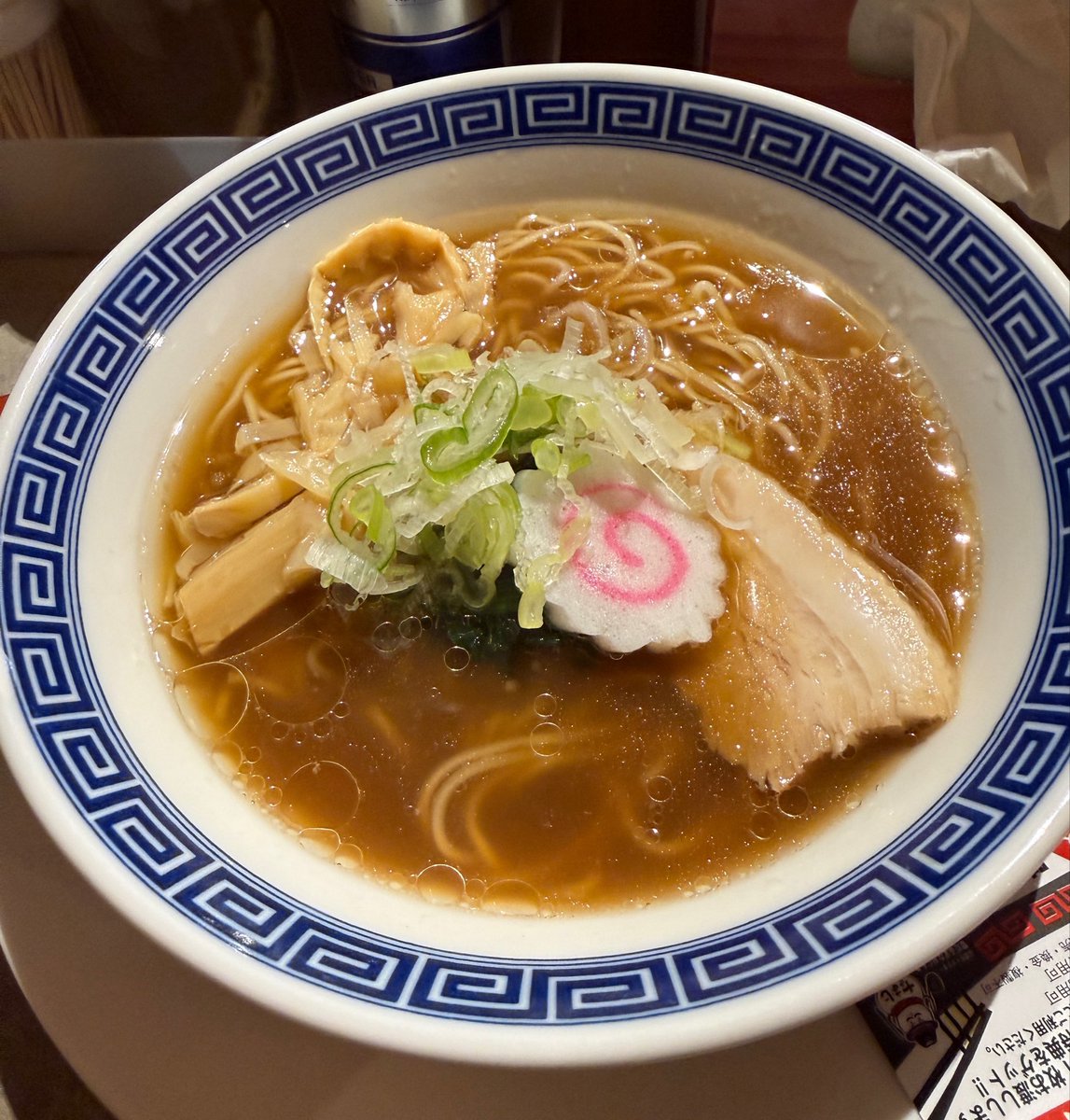 bfren_0024's tweet photo. たまにやらかす〆のラーメン🍜

シンプルなラーメンがアルコール後には染みます😋明日の筋トレで消費させるぞ🔥 https://t.co/rHDf0YrrIL