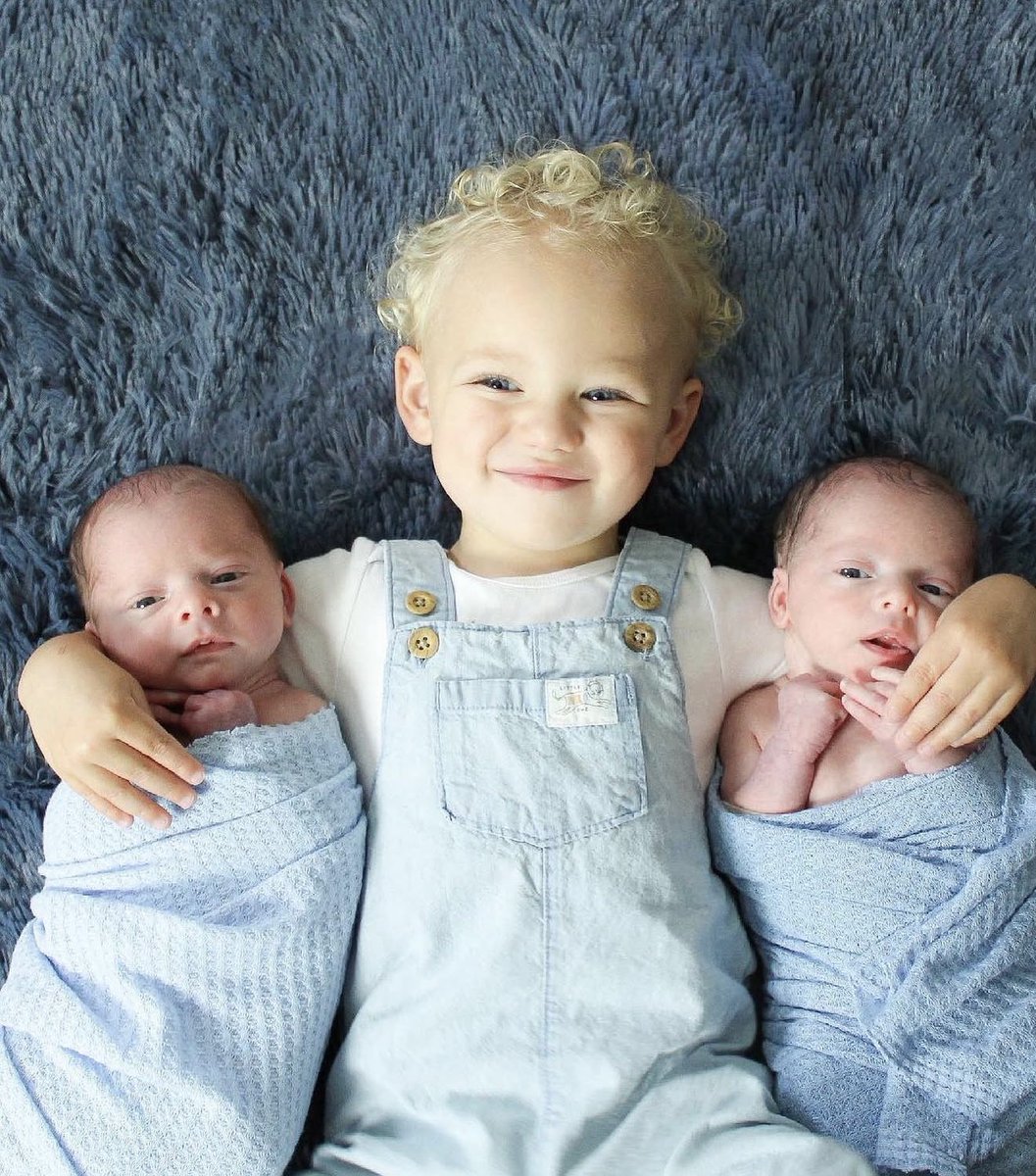 metrofive5's tweet photo. When you give birth to twins and their older brother but they actually grow up to look more like identical triplets 🥹🤍>> https://t.co/kZ3zPfCsmk