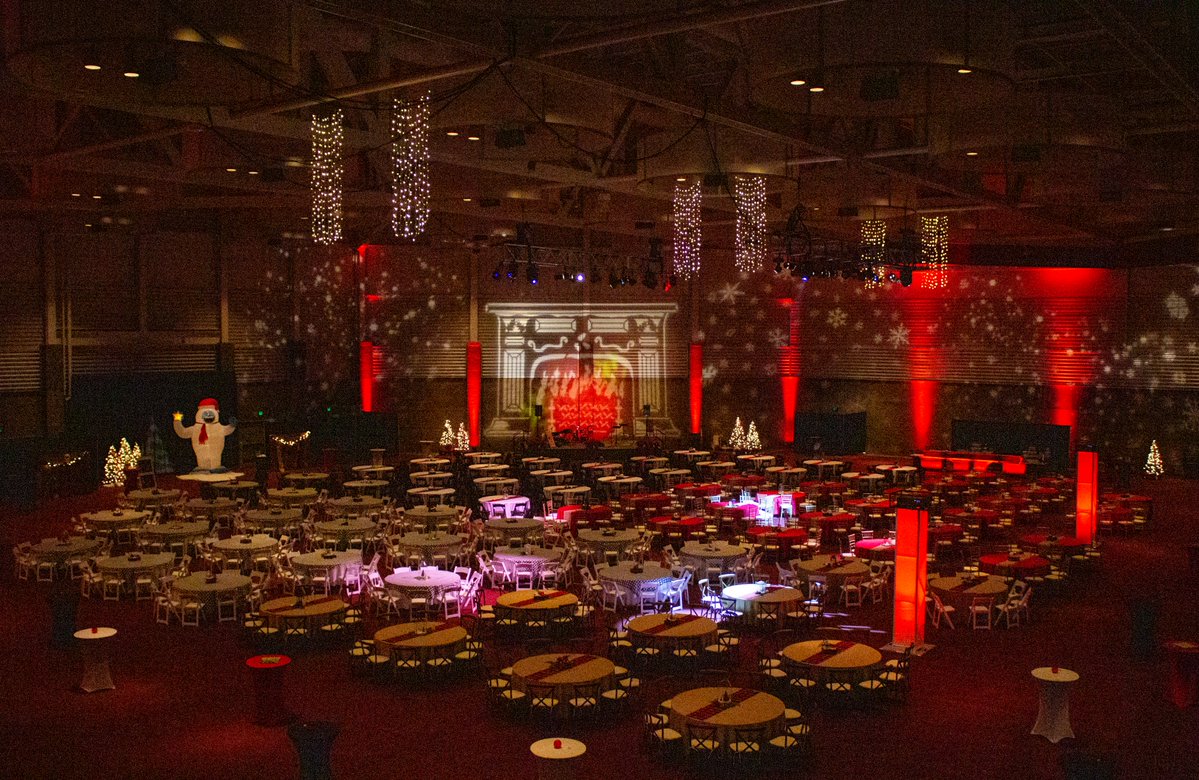 acwmc's tweet photo. Last call for holiday magic! ✨

Spaces are still available at the Memorial Coliseum for festive parties this holiday! Call Carol Roop, our Catering Sales Manager, to get your date on the books! ❄️

Call Carol 📞 (260) 480-3711
More Info 🔗 https://t.co/LKHB5YQZWx https://t.co/vH0mIFchDH